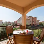 With Swimming Pool Novigrad - 7078 Διαμέρισμα Novigrad Istria