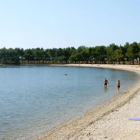 Апартаменты With Swimming Pool Novigrad - 7078 Новиград