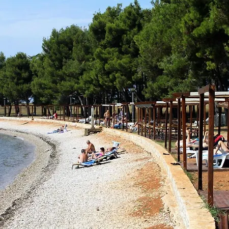 Апартаменты With Swimming Pool Novigrad - 7078