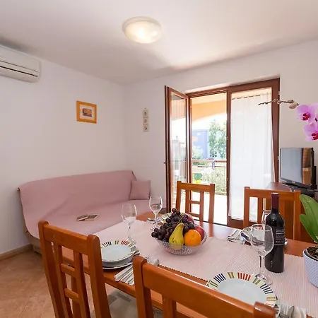 With Swimming Pool Novigrad - 7078 *